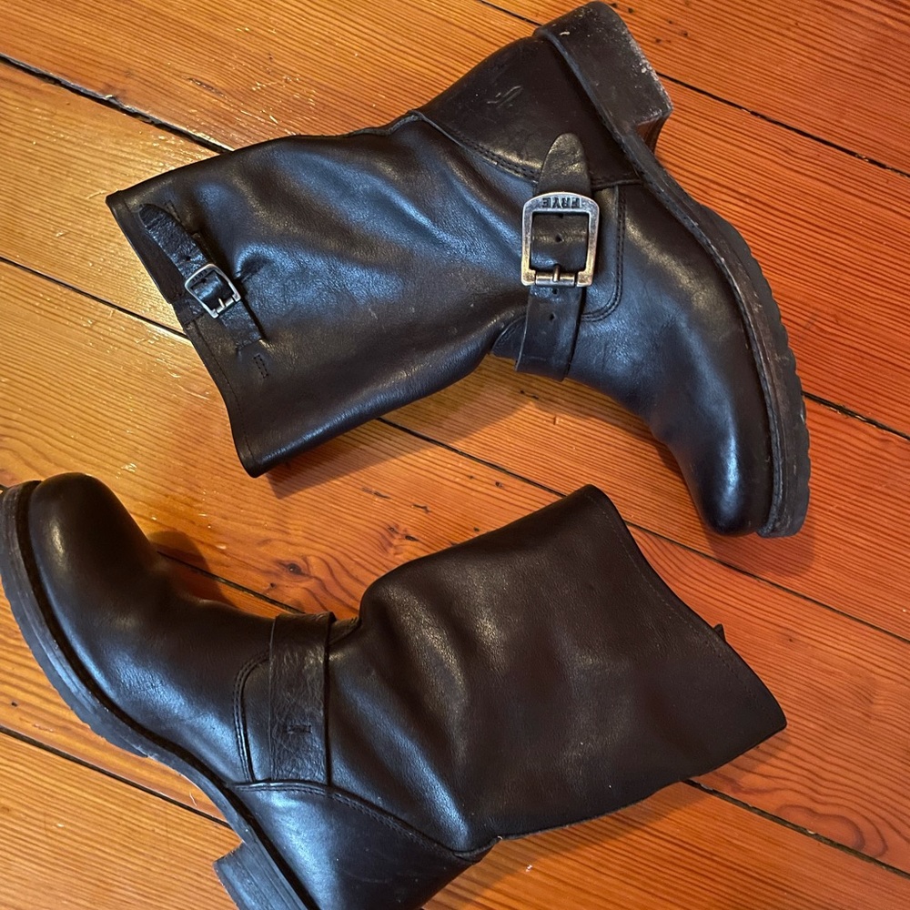 Secondhand Frye boots, black, leather.